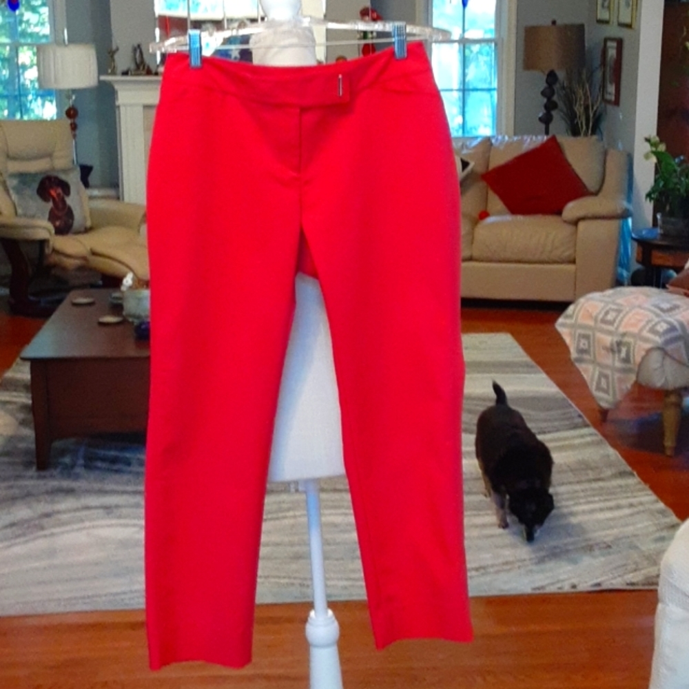 White house/Black market, coral color, size 4